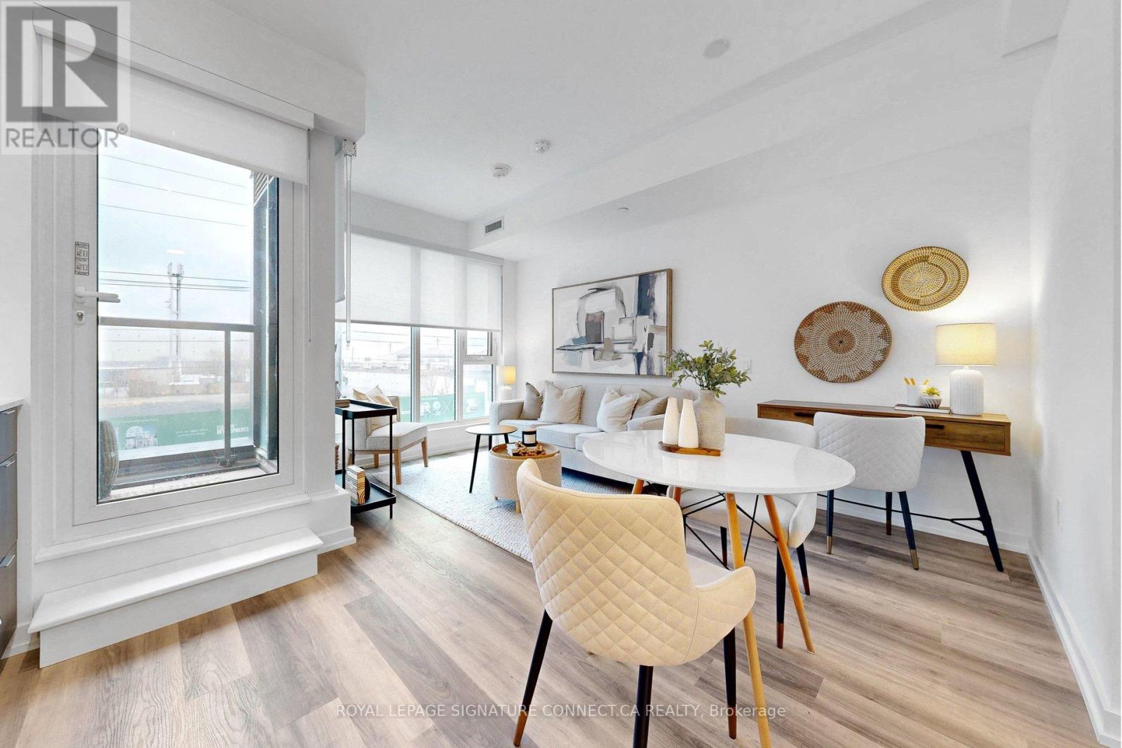 208 - 6 Chartwell Road, Toronto, Ontario  M8Z 0H2 - Photo 5 - W13020974