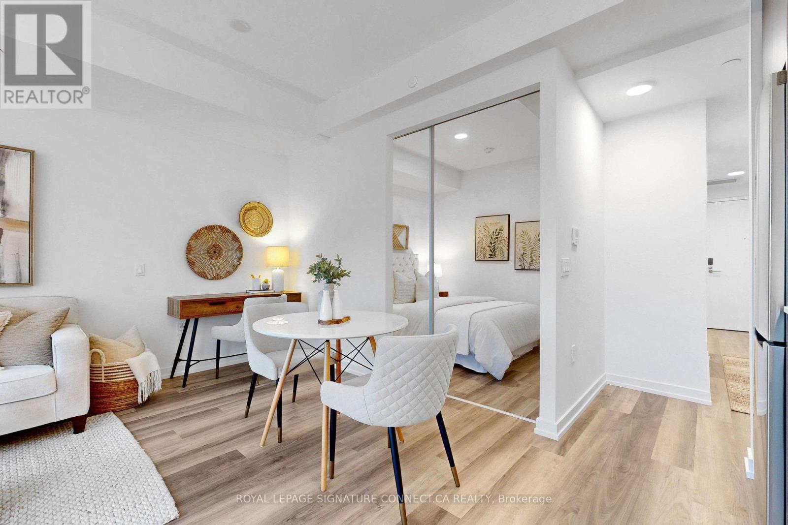 208 - 6 Chartwell Road, Toronto, Ontario  M8Z 0H2 - Photo 8 - W13020974