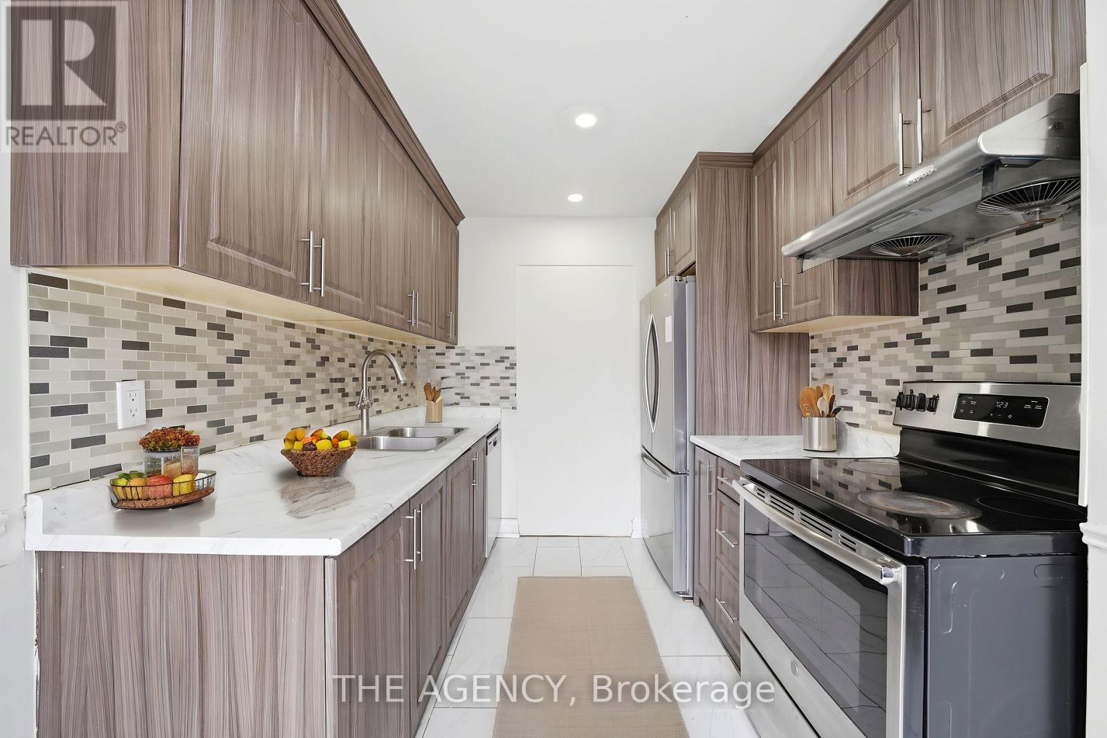 416 Hansen Road N, Brampton (Madoc), Ontario  L6V 3P7 - Photo 11 - W13021006