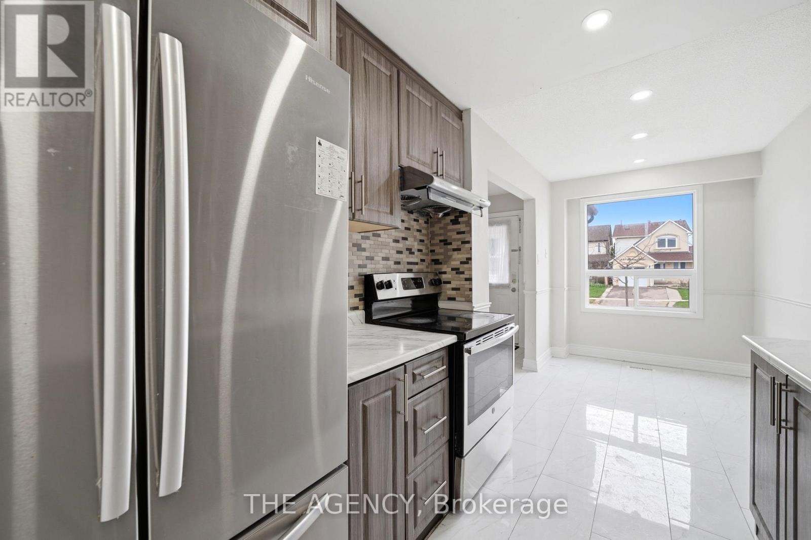 416 Hansen Road N, Brampton (Madoc), Ontario  L6V 3P7 - Photo 12 - W13021006