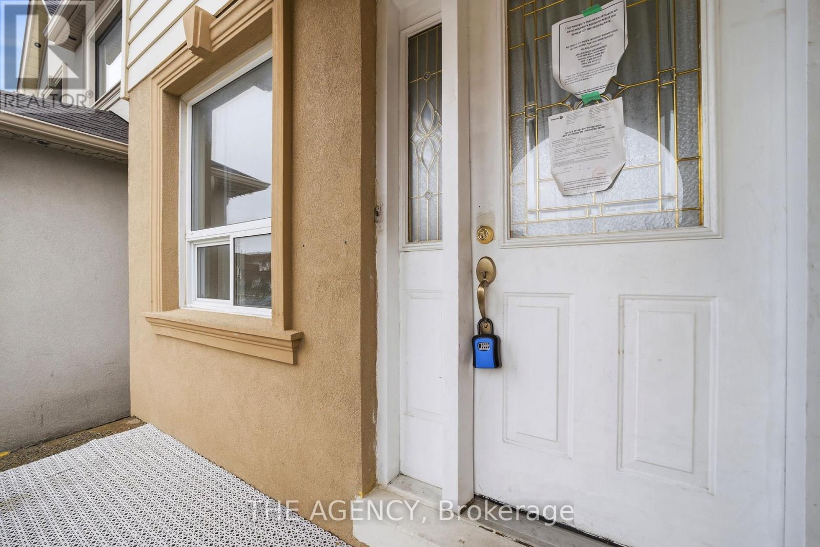 416 Hansen Road N, Brampton (Madoc), Ontario  L6V 3P7 - Photo 3 - W13021006