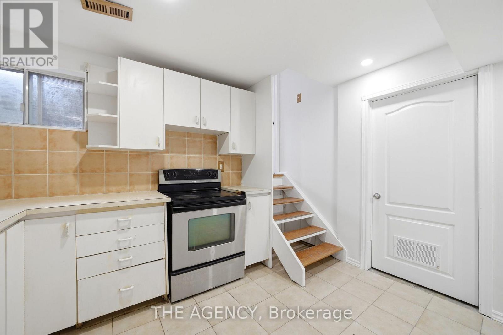 416 Hansen Road N, Brampton (Madoc), Ontario  L6V 3P7 - Photo 32 - W13021006