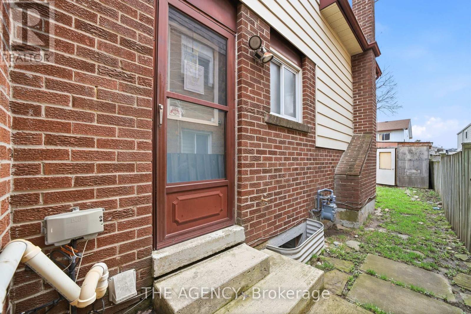 416 Hansen Road N, Brampton (Madoc), Ontario  L6V 3P7 - Photo 38 - W13021006