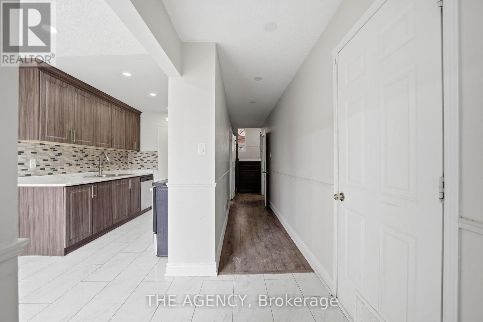 416 Hansen Road N, Brampton (Madoc), Ontario  L6V 3P7 - Photo 7 - W13021006