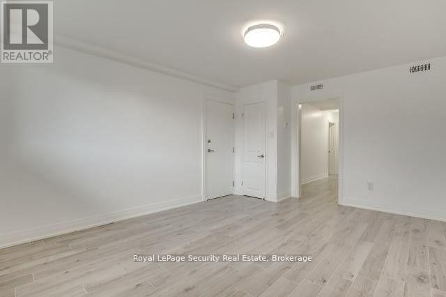 Lower - 148 Portland Street, Toronto, Ontario  M8Y 1B2 - Photo 12 - W13021024