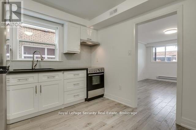 Lower - 148 Portland Street, Toronto, Ontario  M8Y 1B2 - Photo 2 - W13021024