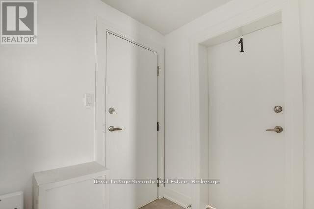 Lower - 148 Portland Street, Toronto, Ontario  M8Y 1B2 - Photo 4 - W13021024