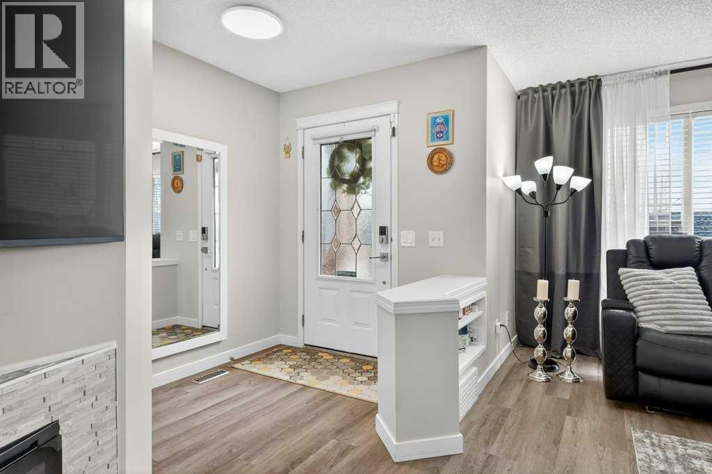 370 Prestwick Circle Se, Calgary, Alberta  T2Z 4P4 - Photo 2 - A2302471