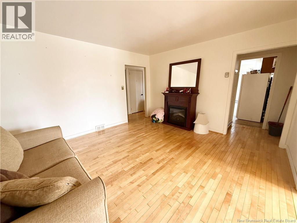 570 Stout, Bathurst, New Brunswick  E2A 2P3 - Photo 9 - NB137567