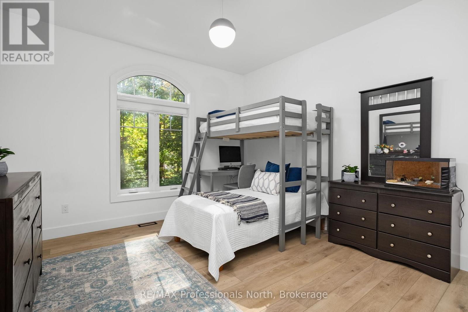 1034 Xavier Street, Gravenhurst, Ontario  P0E 1G0 - Photo 32 - X12951778