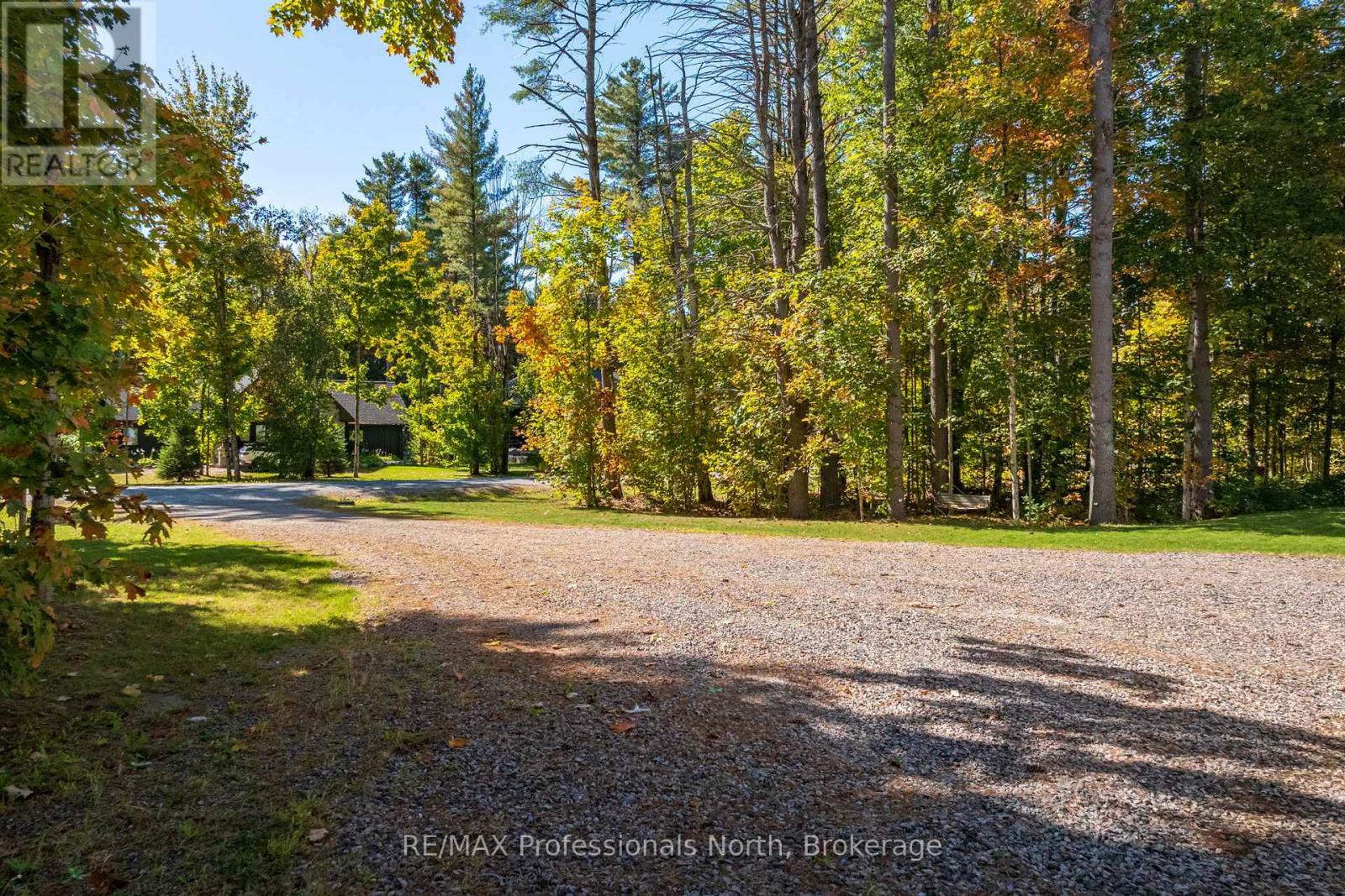 1034 Xavier Street, Gravenhurst, Ontario  P0E 1G0 - Photo 8 - X12951778