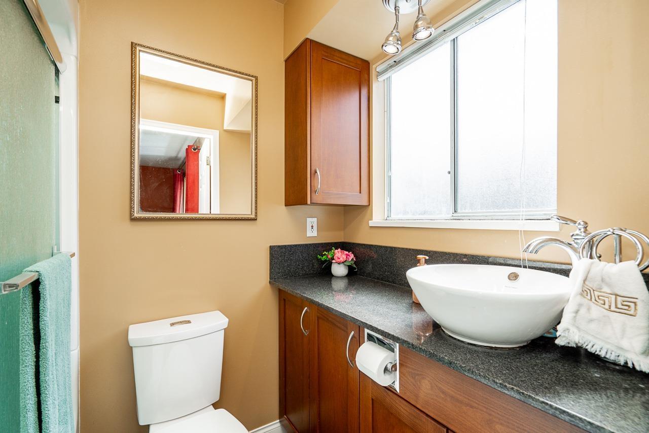 18320 59a Avenue, Surrey, British Columbia  V3S 5Y1 - Photo 17 - R3113132