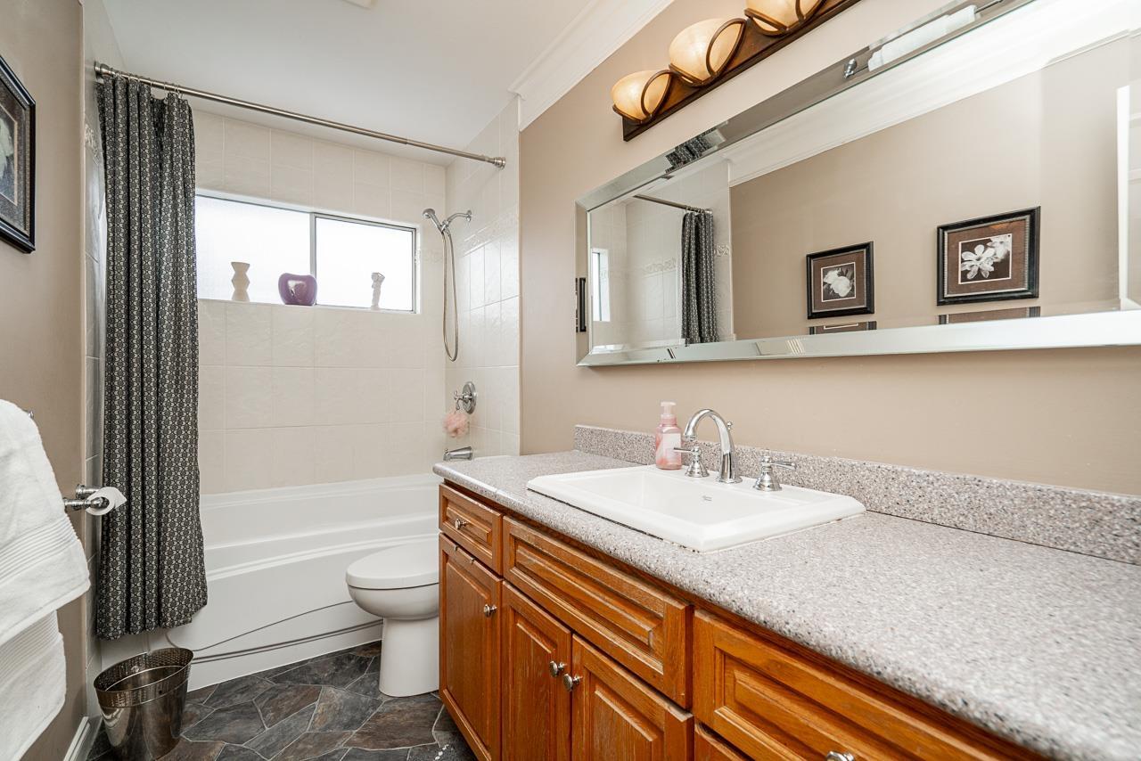 18320 59a Avenue, Surrey, British Columbia  V3S 5Y1 - Photo 21 - R3113132