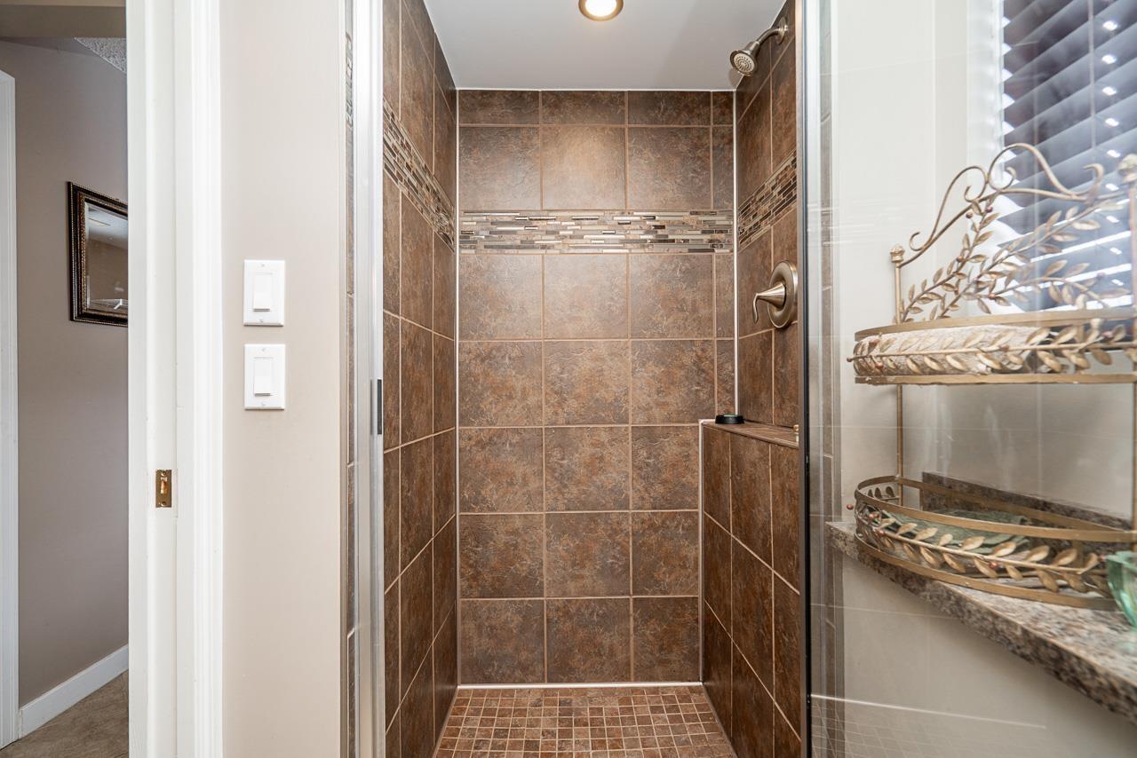 18320 59a Avenue, Surrey, British Columbia  V3S 5Y1 - Photo 32 - R3113132