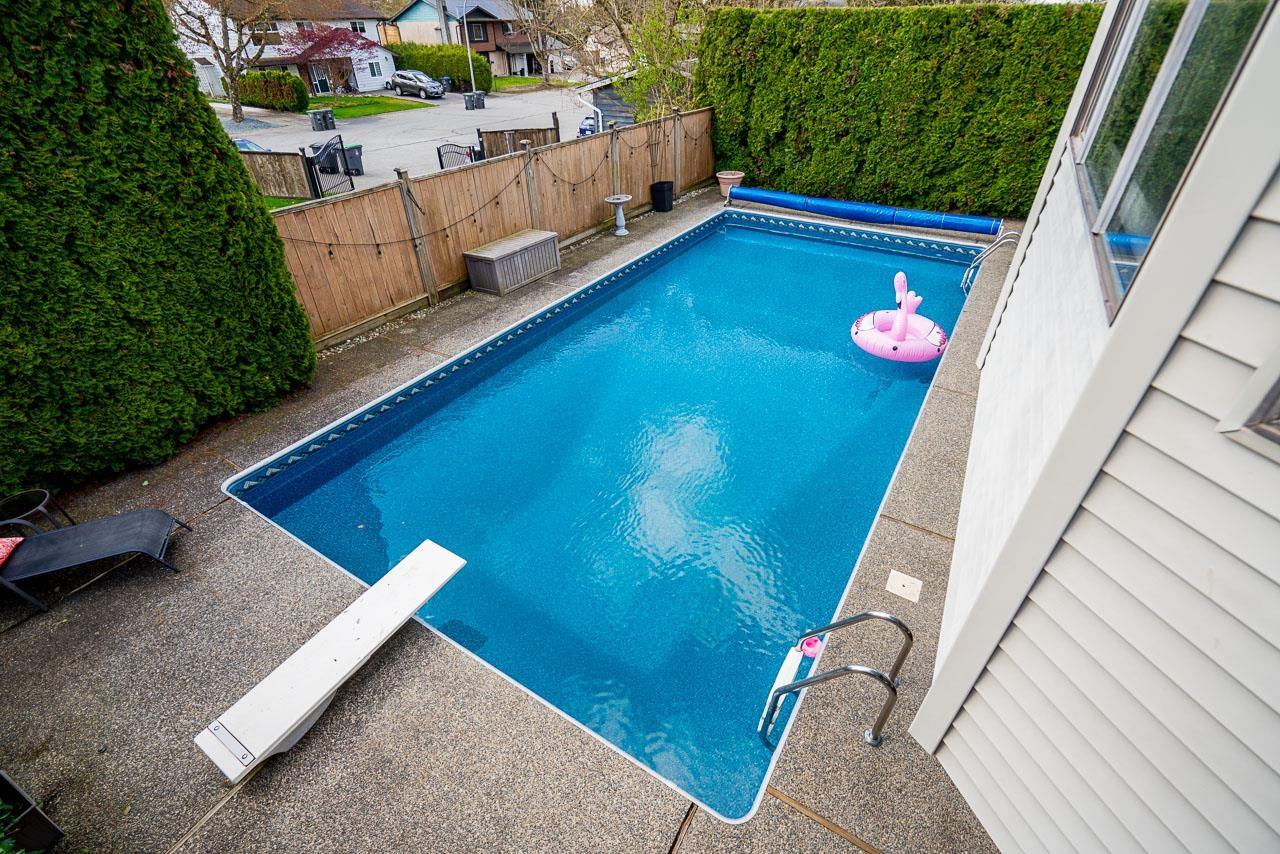 18320 59a Avenue, Surrey, British Columbia  V3S 5Y1 - Photo 34 - R3113132