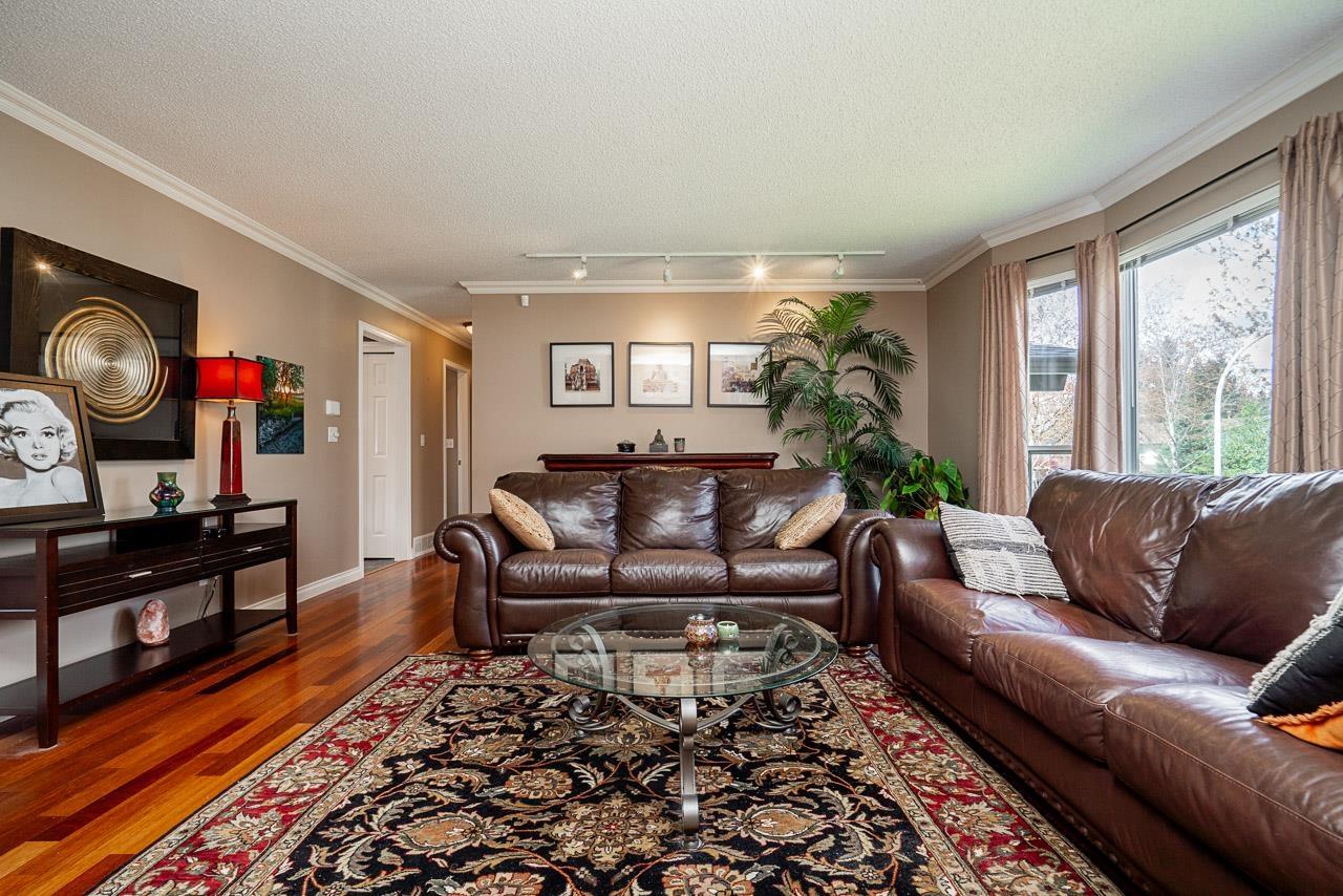 18320 59a Avenue, Surrey, British Columbia  V3S 5Y1 - Photo 6 - R3113132