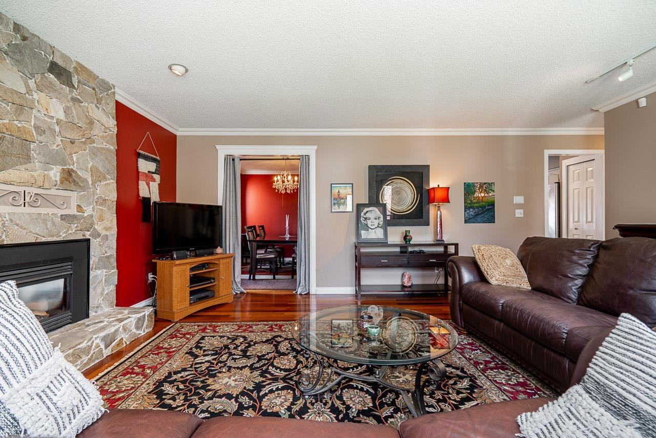 18320 59a Avenue, Surrey, British Columbia  V3S 5Y1 - Photo 7 - R3113132