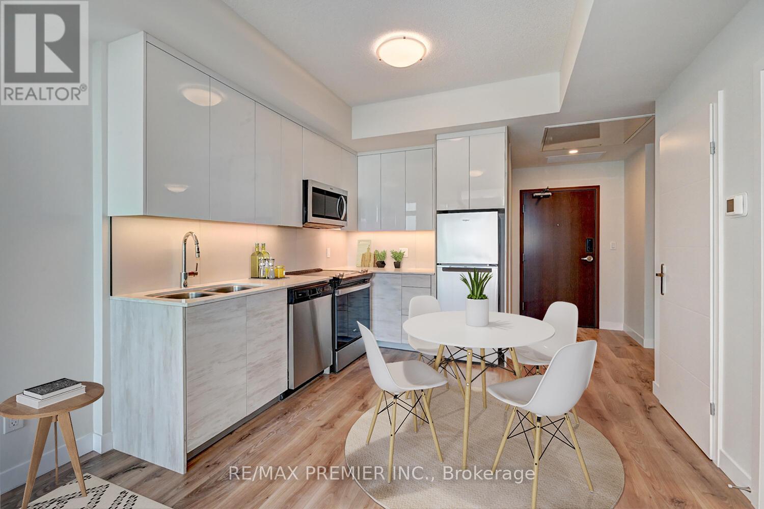 813 - 60 Frederick Street, Kitchener, Ontario  N2H 0C7 - Photo 3 - X13020962