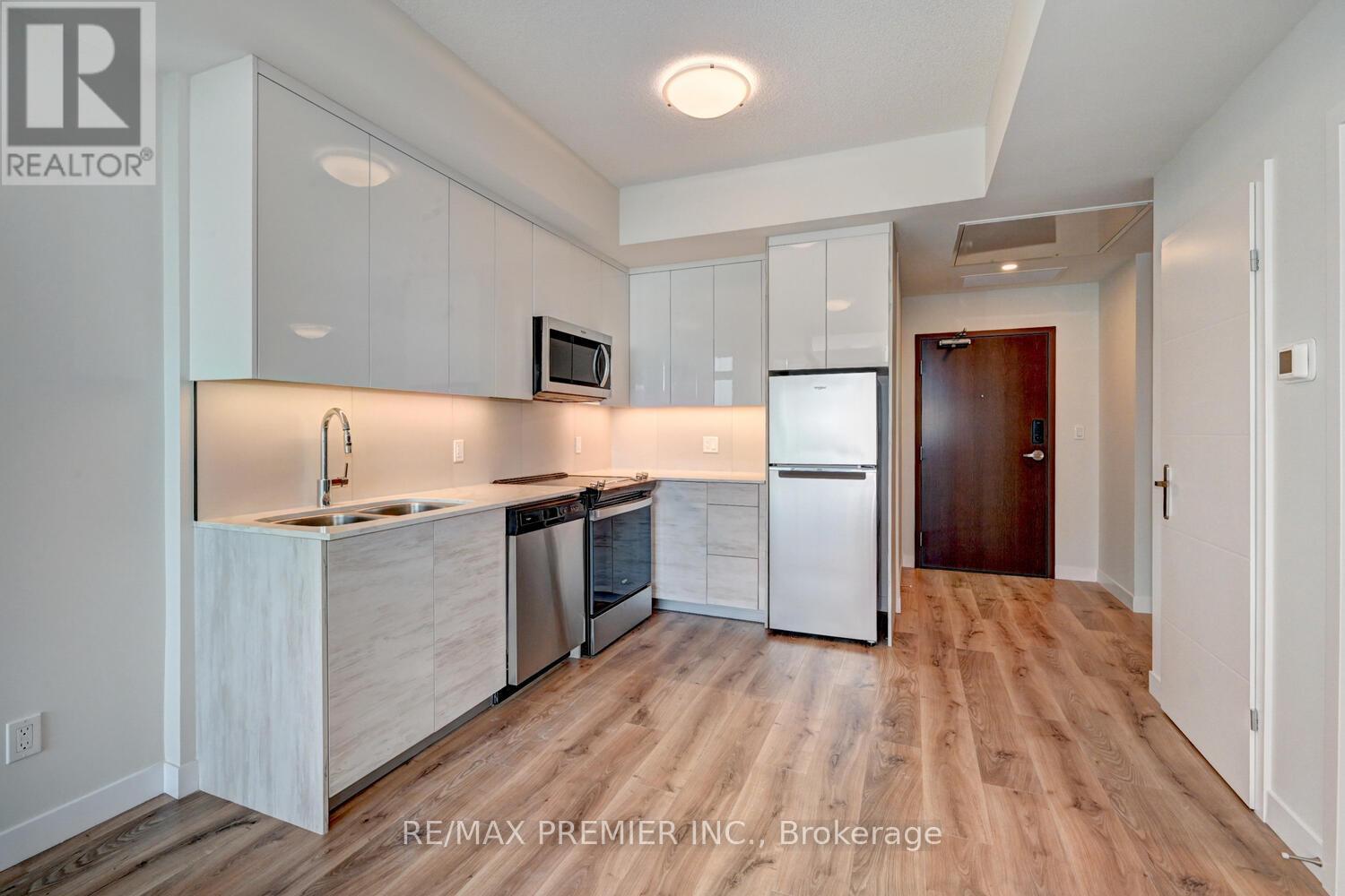 813 - 60 Frederick Street, Kitchener, Ontario  N2H 0C7 - Photo 4 - X13020962