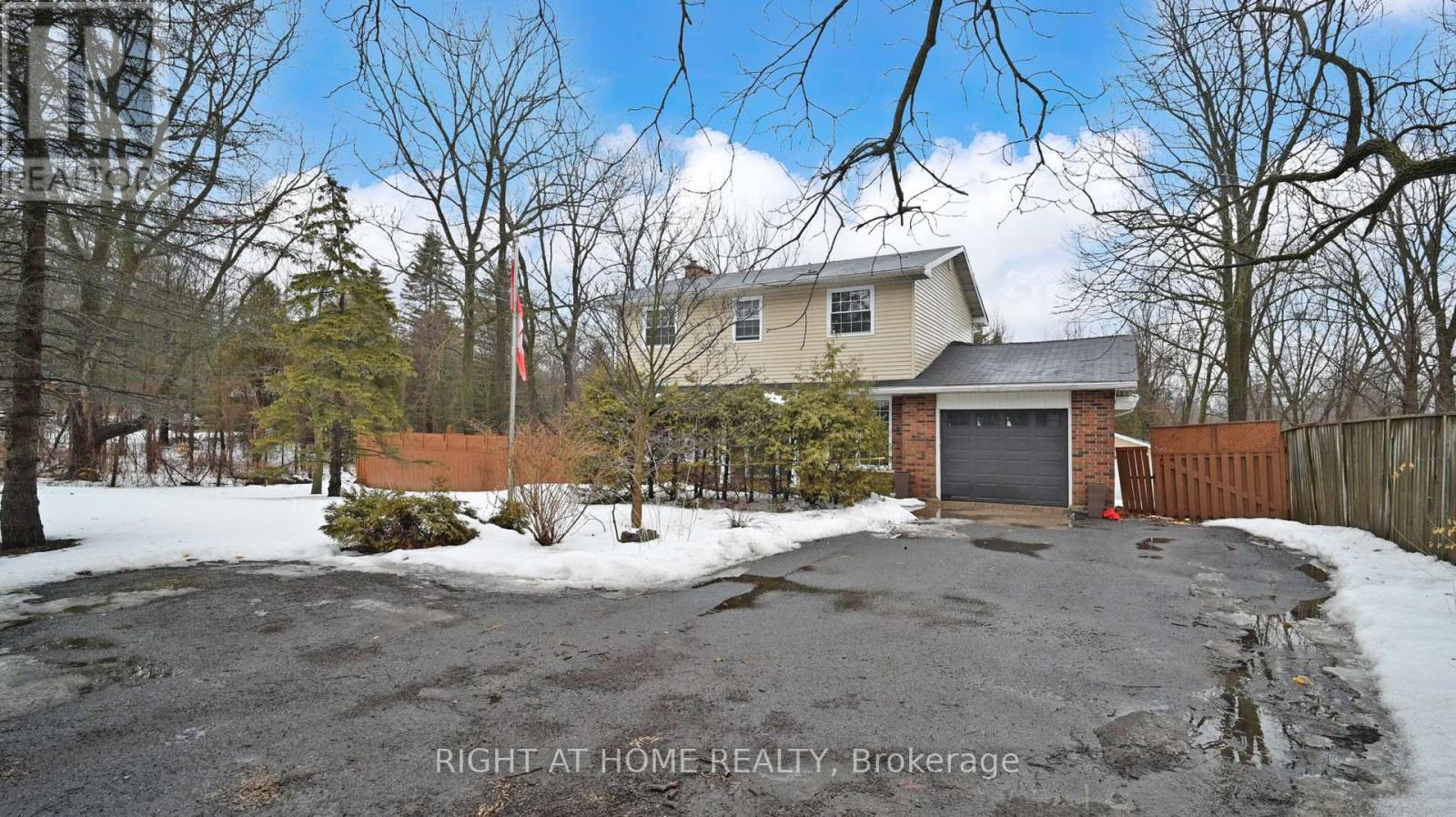 301 GARNER ROAD E, Hamilton, Ontario