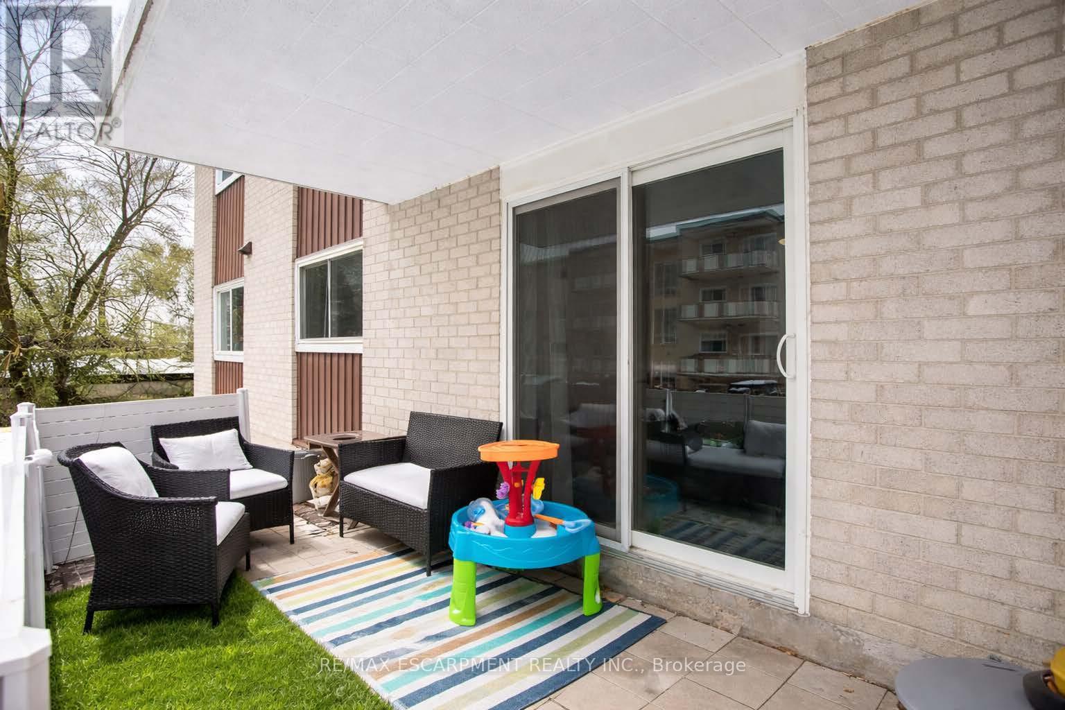 110 - 71 Vanier Drive, Kitchener, Ontario  N2C 1J4 - Photo 4 - X12801274