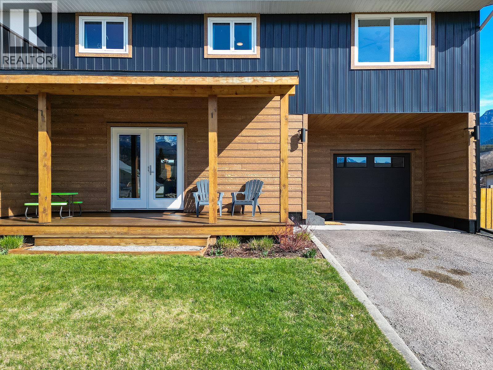 805 13TH Street, Golden, British Columbia