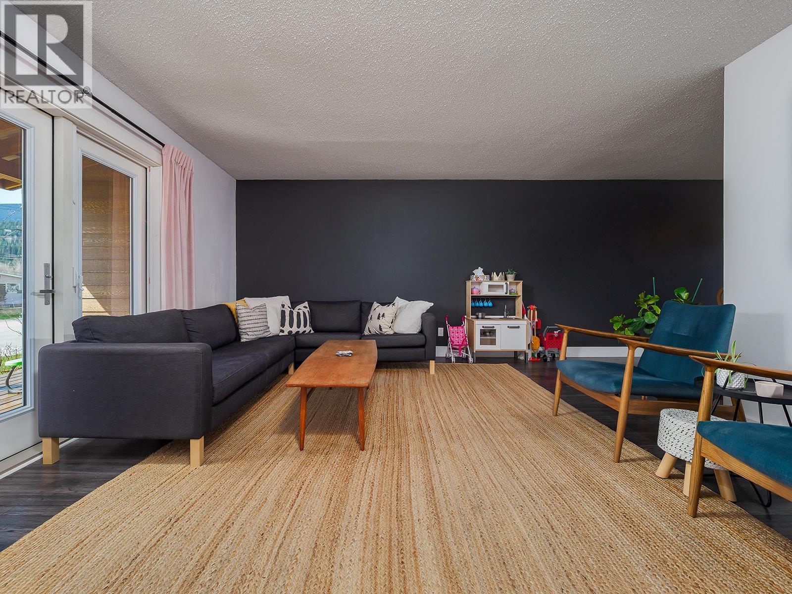 805 13th Street, Golden, British Columbia  V0A 1H0 - Photo 4 - 10384109