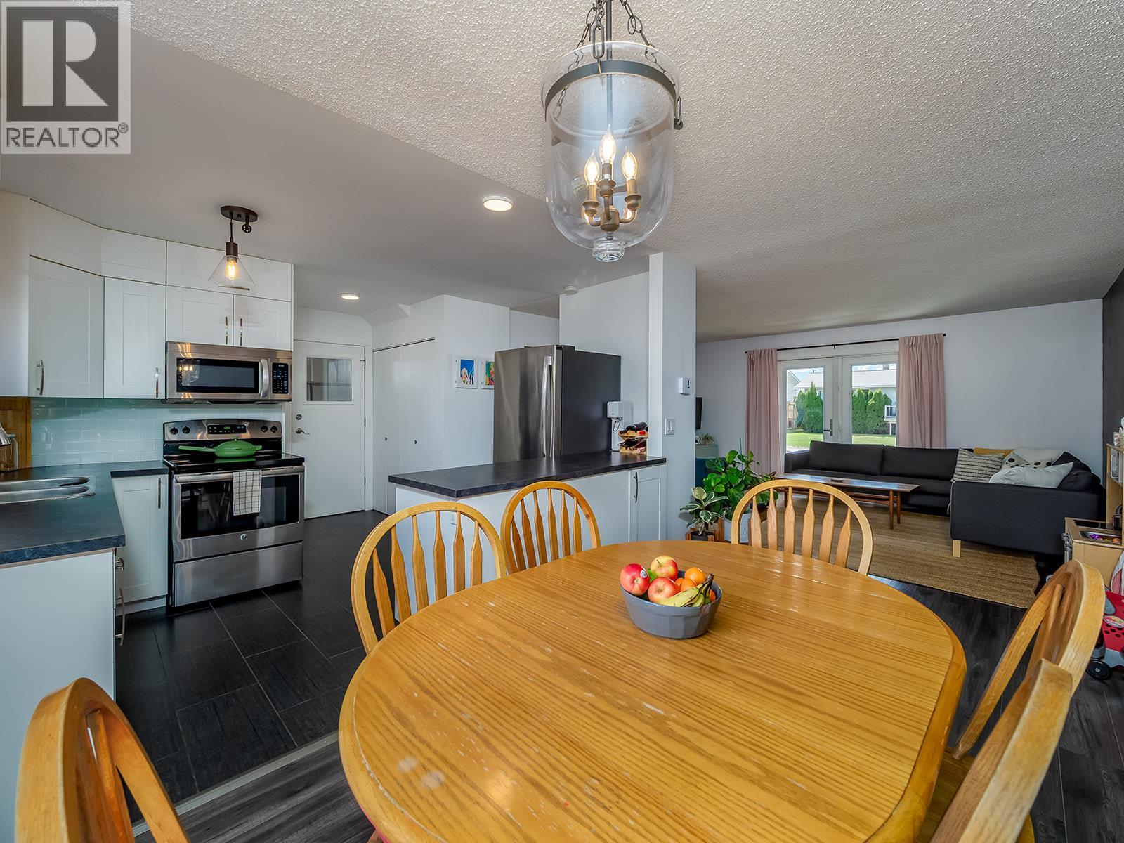 805 13th Street, Golden, British Columbia  V0A 1H0 - Photo 6 - 10384109