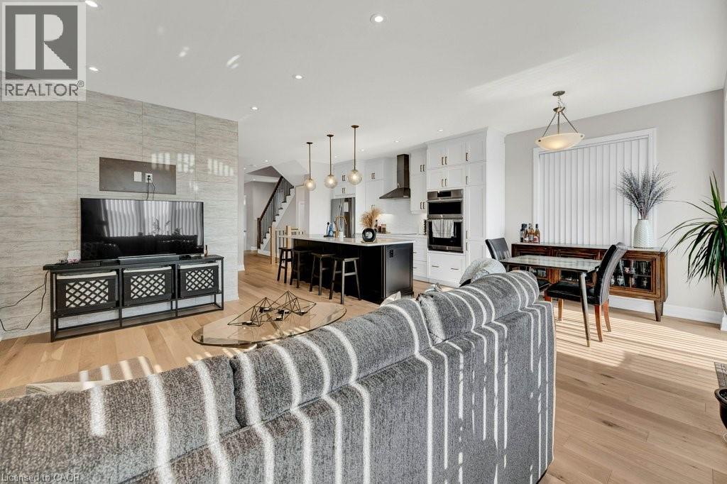 124 Forestwalk Street, Kitchener, Ontario  N2R 0S9 - Photo 11 - 40821417