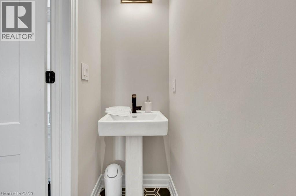 124 Forestwalk Street, Kitchener, Ontario  N2R 0S9 - Photo 13 - 40821417