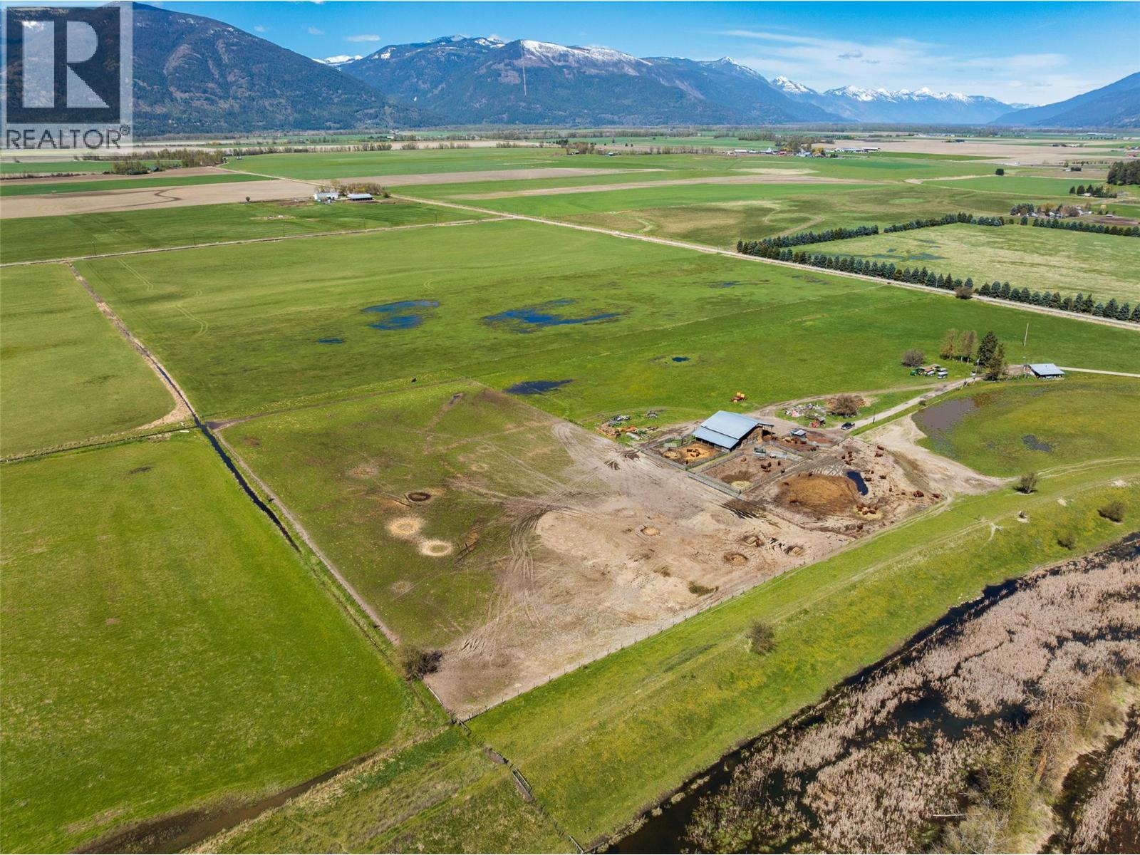 305 Kootenay River Road, Creston, British Columbia  V0B 1G0 - Photo 13 - 2466359