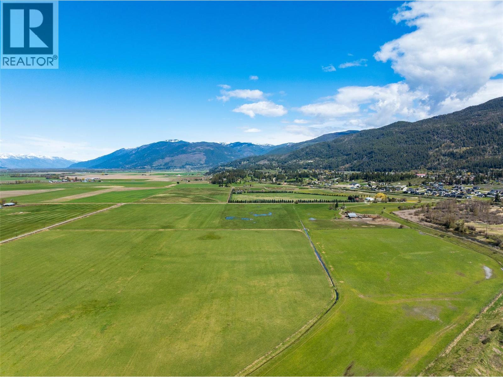 305 Kootenay River Road, Creston, British Columbia  V0B 1G0 - Photo 7 - 2466359
