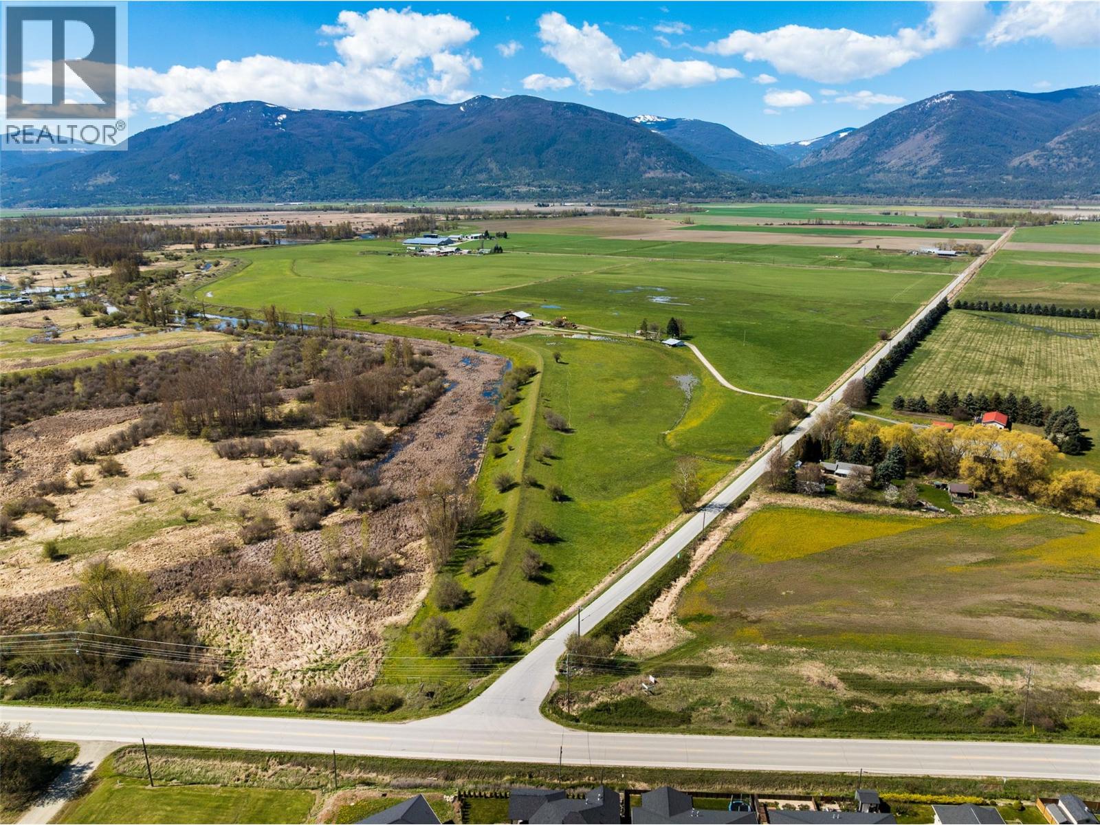 305 Kootenay River Road, Creston, British Columbia  V0B 1G0 - Photo 1 - 2466359
