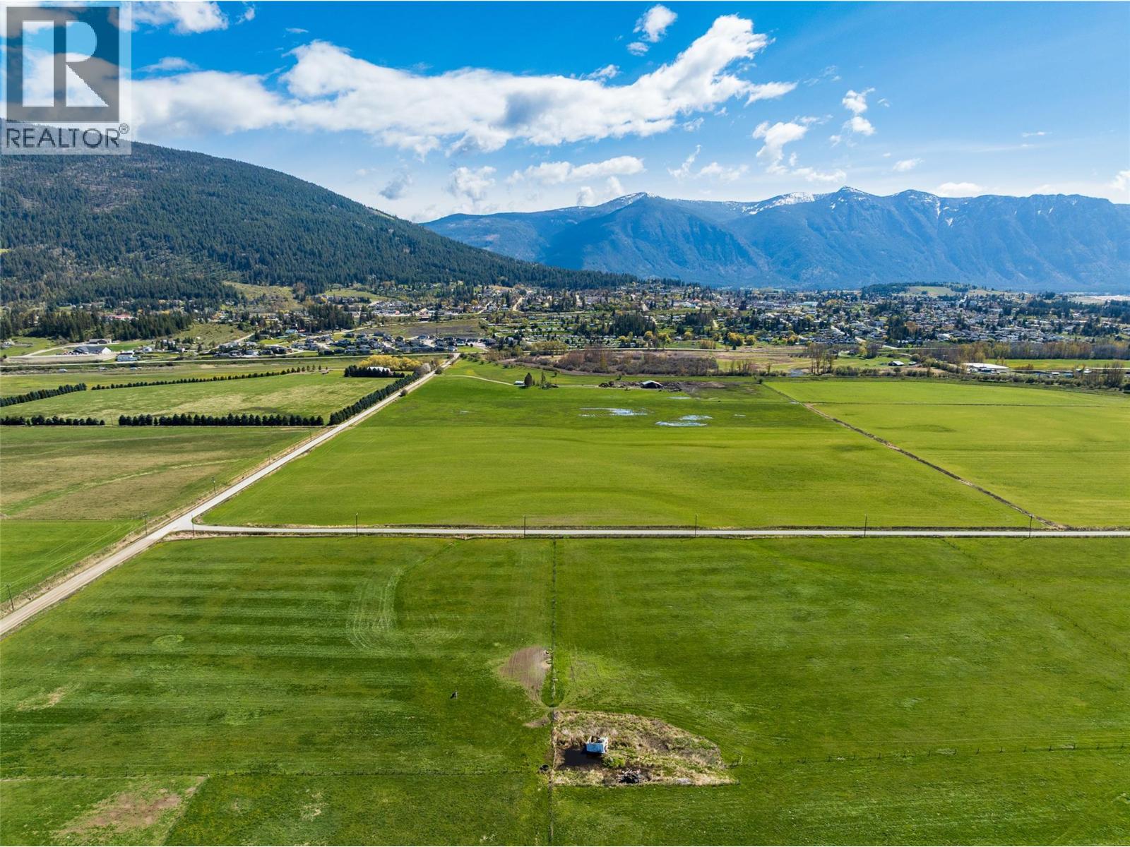 305 Kootenay River Road, Creston, British Columbia  V0B 1G0 - Photo 4 - 2466359