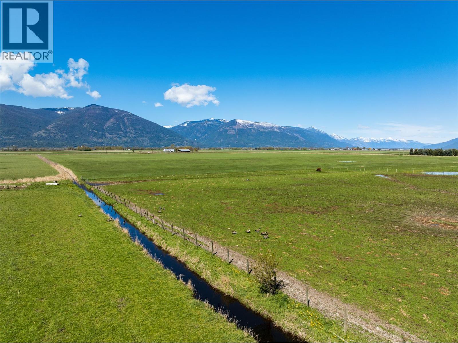 305 Kootenay River Road, Creston, British Columbia  V0B 1G0 - Photo 8 - 2466359