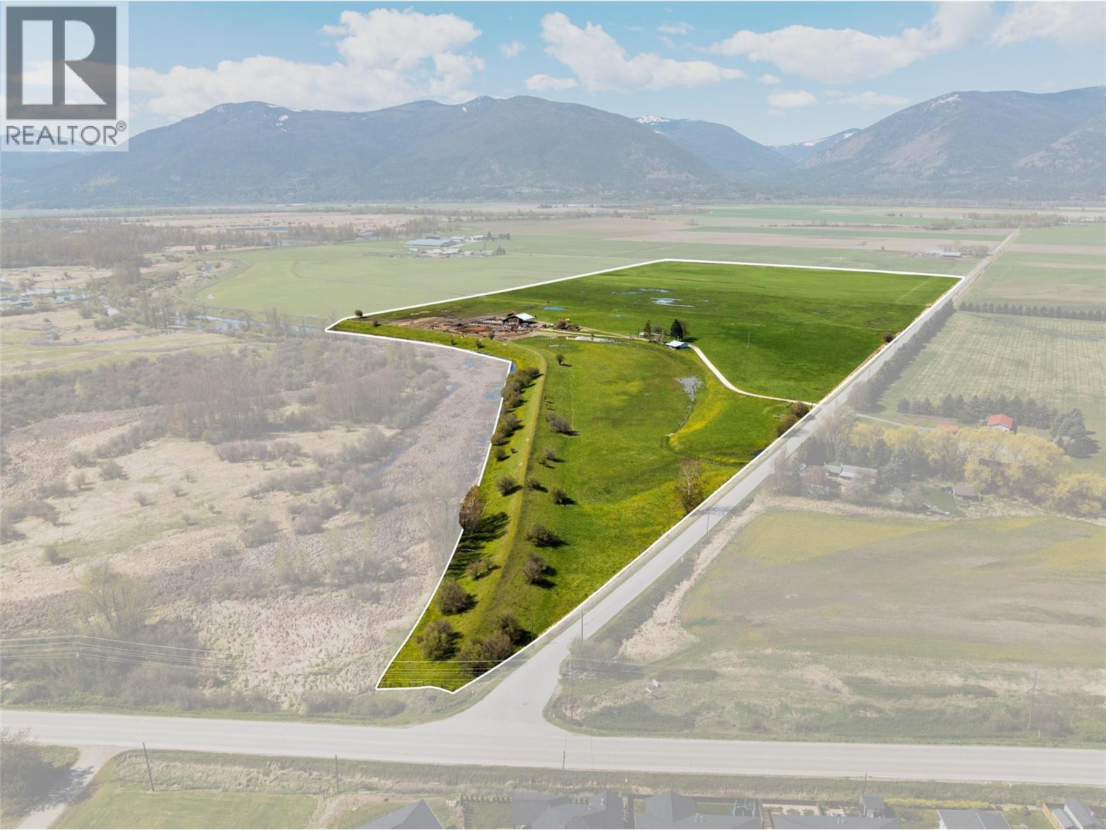 305 Kootenay River Road, Creston, British Columbia  V0B 1G0 - Photo 2 - 2466359