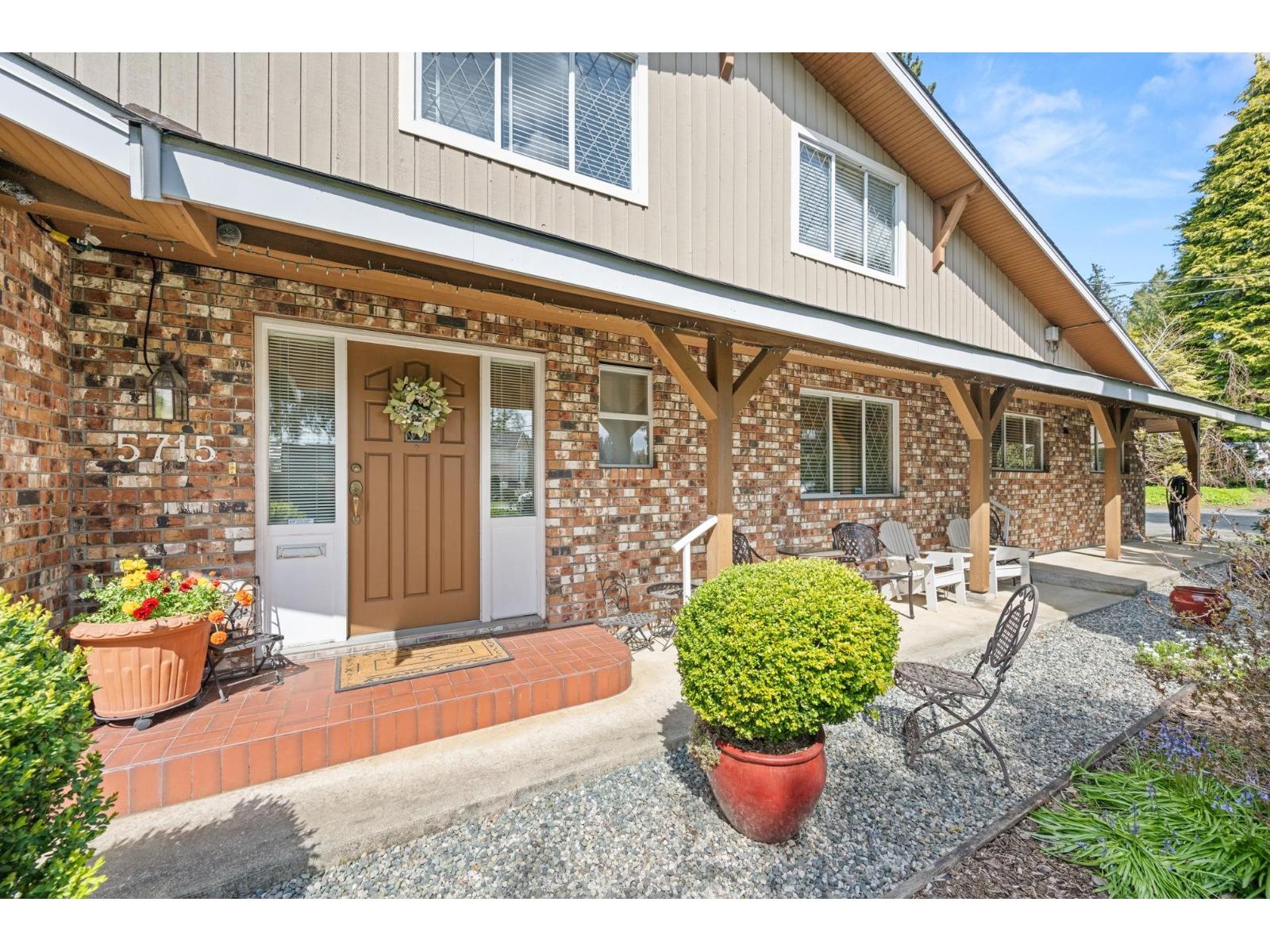 5715 132 Street, Surrey, British Columbia  V3X 1N6 - Photo 3 - R3113142