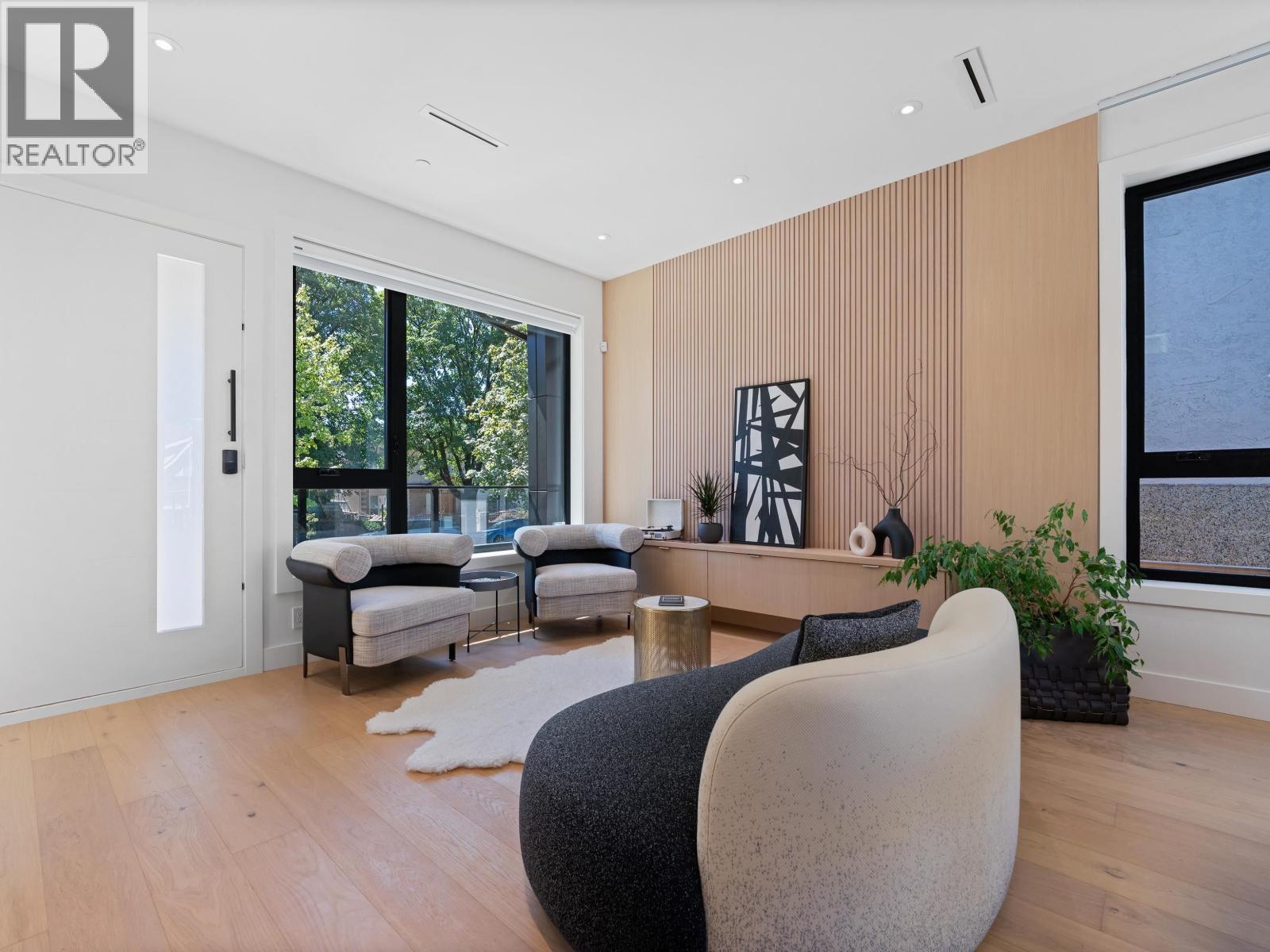 2111 E 46th Avenue, Vancouver, British Columbia  V5P 1P3 - Photo 3 - R3113233