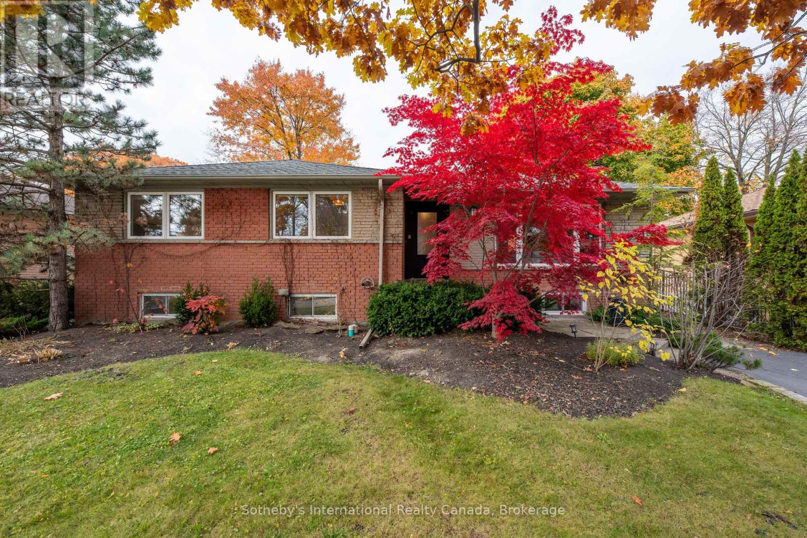 71 NORTH FORSTER PARK DRIVE, Oakville, Ontario