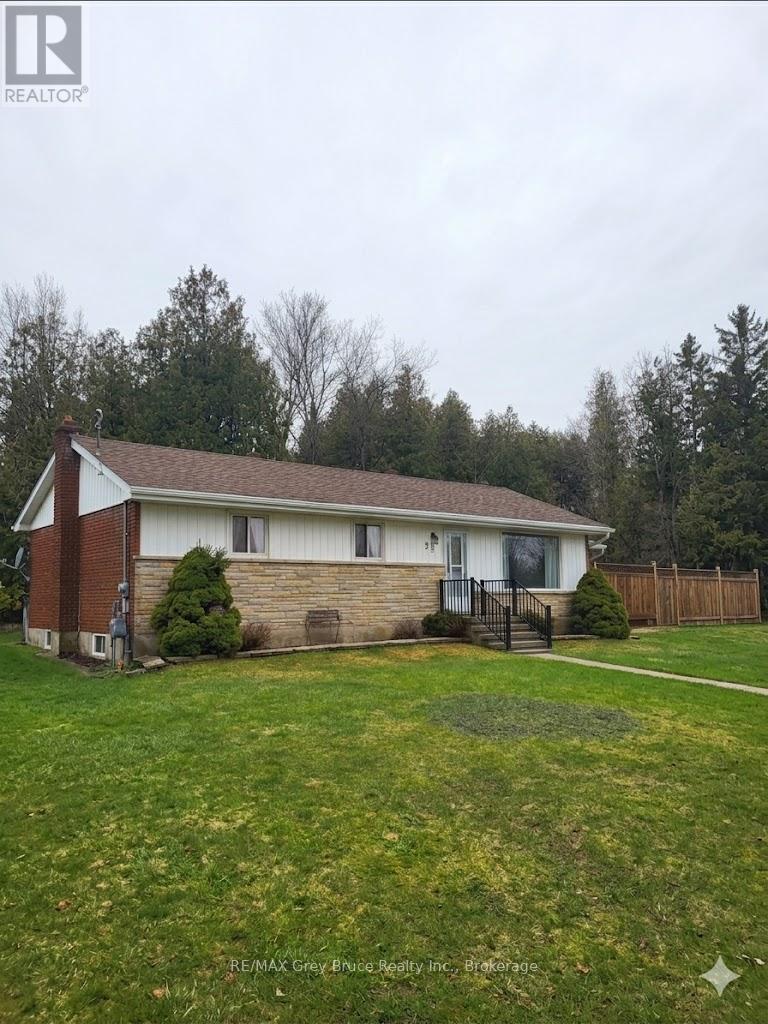 32 Garafraxa Street, Chatsworth, Ontario  N0H 1G0 - Photo 3 - X13018512