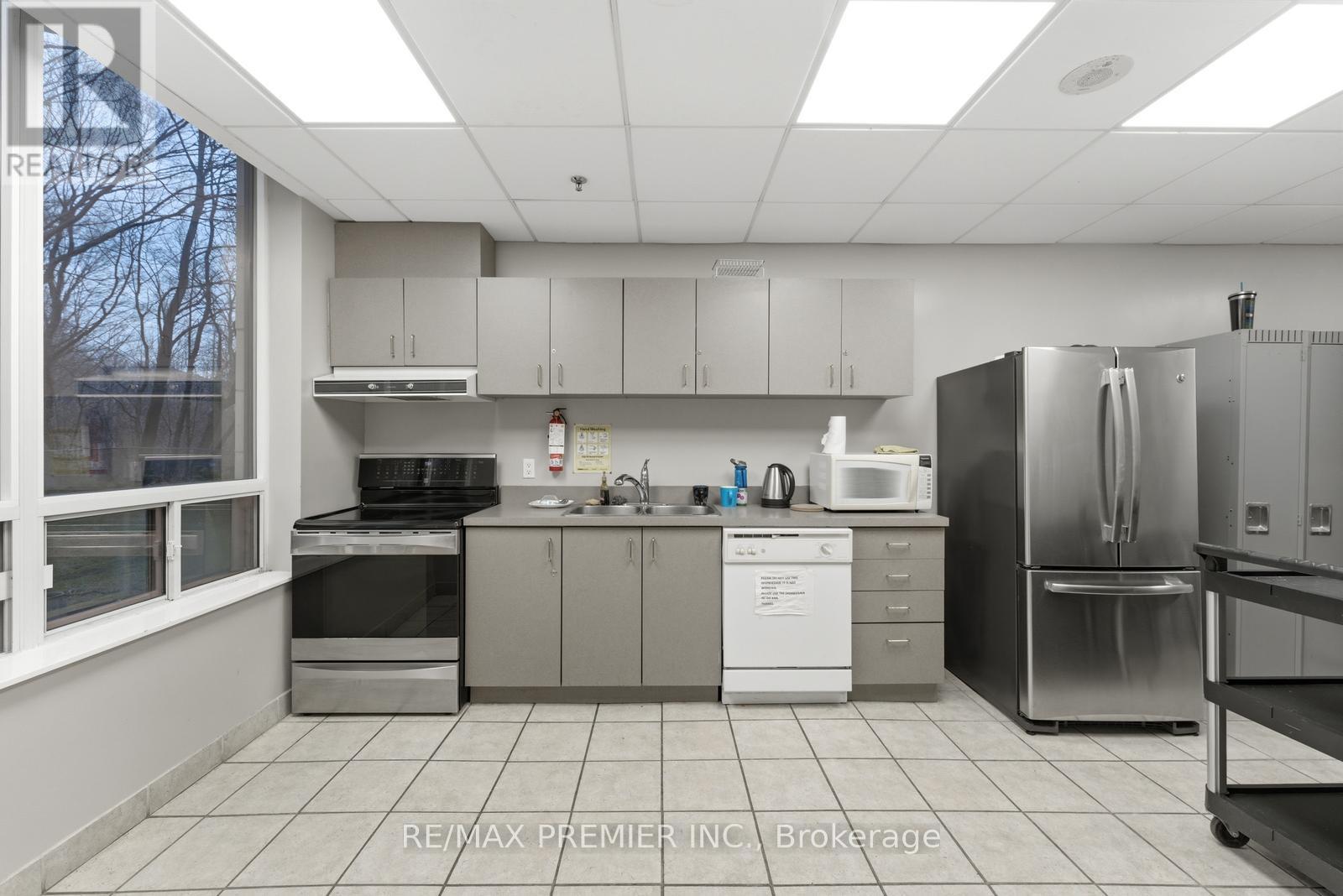 Ph20 - 16 Dallimore Circle, Toronto, Ontario  M3C 4C4 - Photo 32 - C12932146