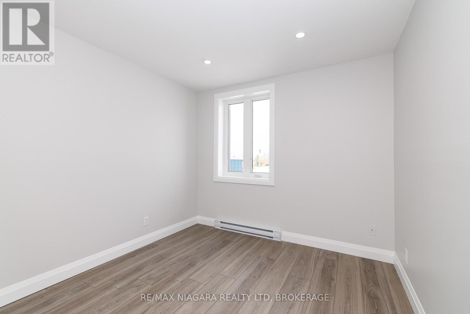 Unit 4 - 2 Lewis Street, Fort Erie, Ontario  L2A 2P7 - Photo 13 - X13021178