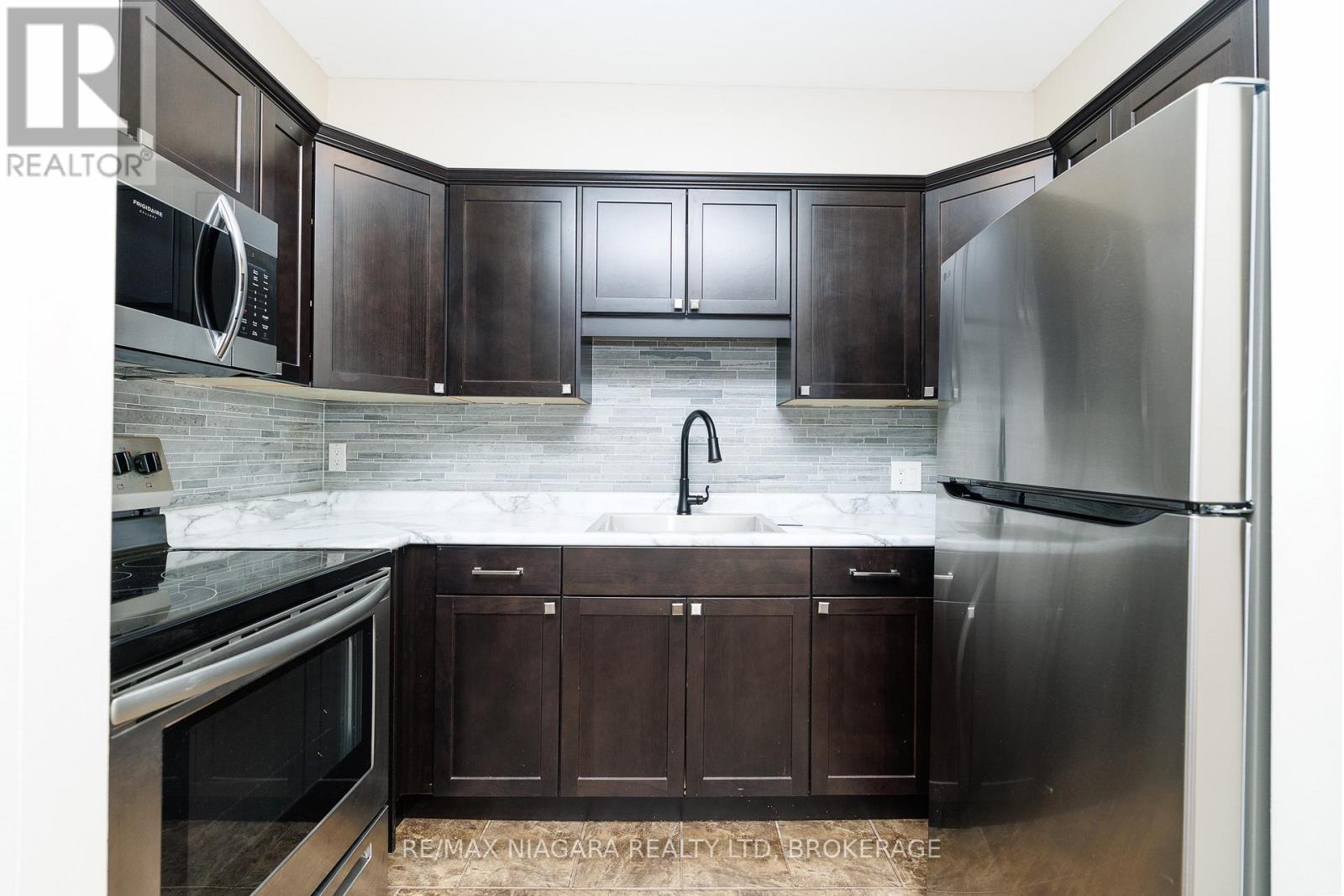 Unit #12 - 2 Lewis Street, Fort Erie, Ontario  L2A 2P7 - Photo 10 - X13021192