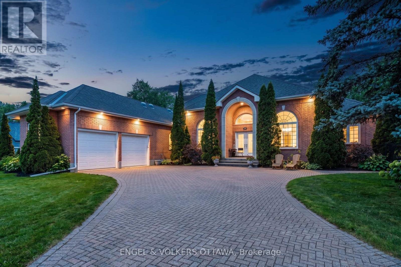 5 COUNTRYSIDE GREEN, Ottawa, Ontario