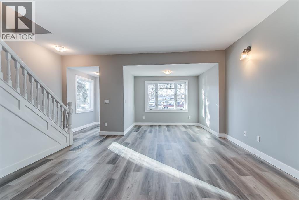 609 Clay Avenue SE, Medicine Hat, Alberta  T1A 3K3 - Photo 3 - A2285799