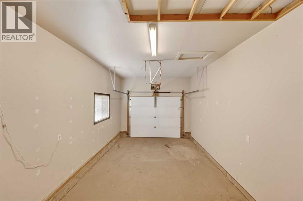 1, 197 Silkstone Road W, Lethbridge, Alberta  T1J 4J9 - Photo 36 - A2299091