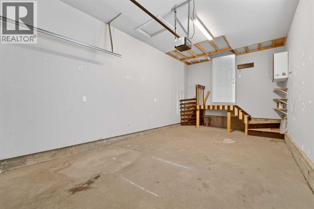 1, 197 Silkstone Road W, Lethbridge, Alberta  T1J 4J9 - Photo 37 - A2299091