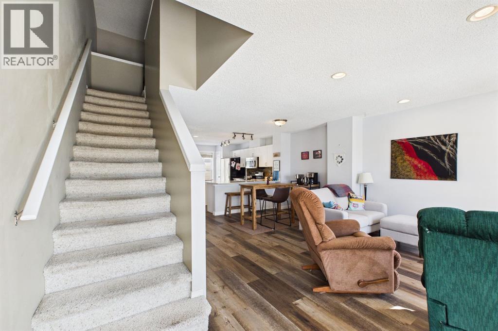 47 Toscana Gardens, Calgary, Alberta  T3L 3C2 - Photo 18 - A2303418