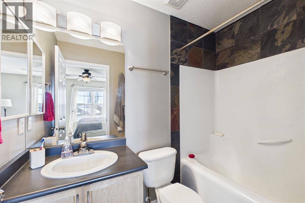 47 Toscana Gardens, Calgary, Alberta  T3L 3C2 - Photo 22 - A2303418