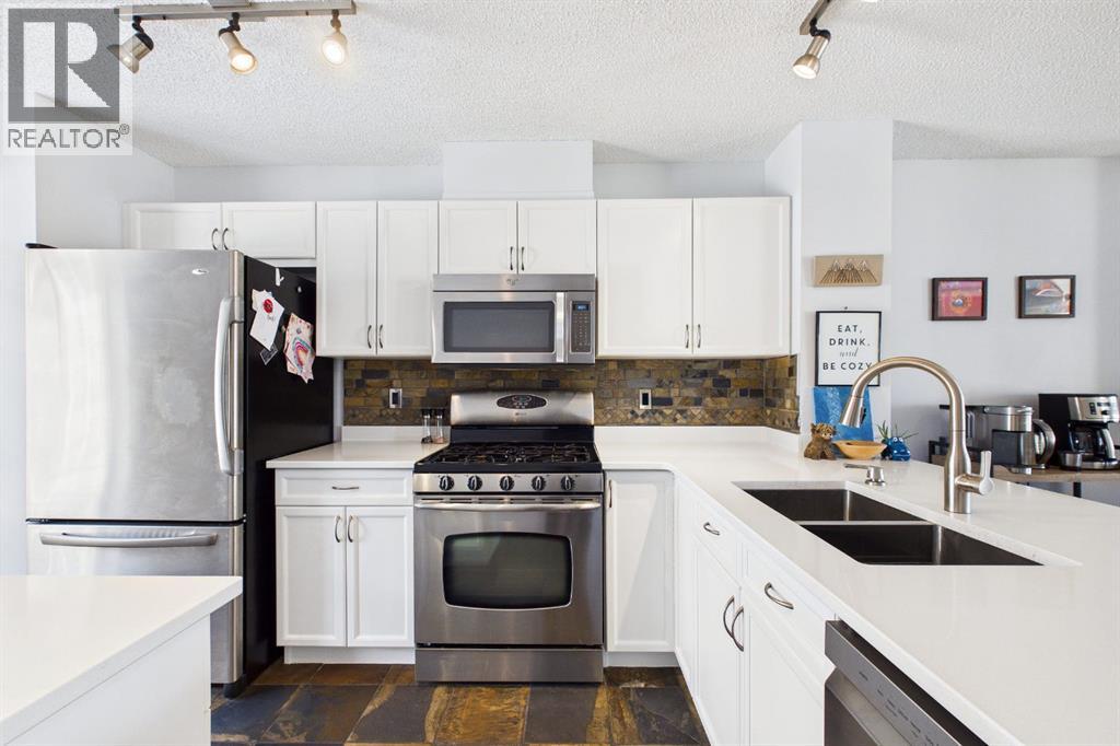 47 Toscana Gardens, Calgary, Alberta  T3L 3C2 - Photo 5 - A2303418